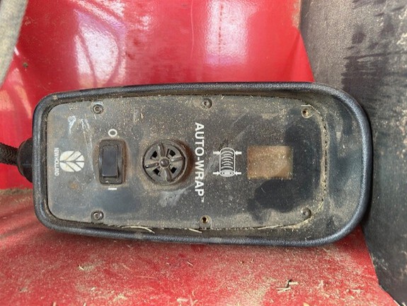 2006 New Holland BR780A (3rd thumbnail)