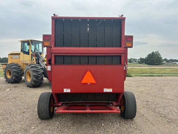 2006 New Holland BR780A (9th thumbnail)