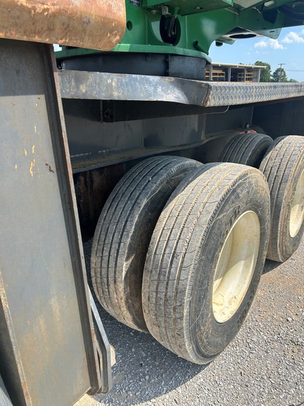 2022 John Deere 437E