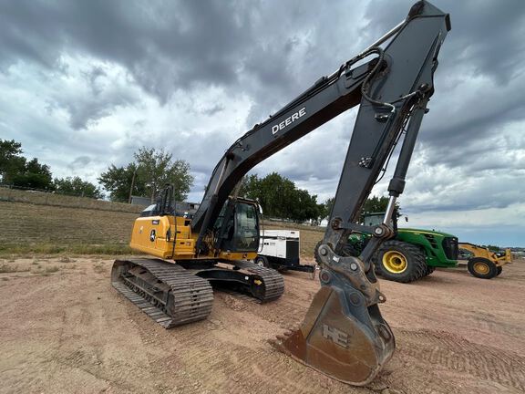 2021 John Deere 210G LC