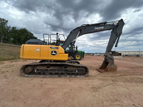 2021 John Deere 210G LC
