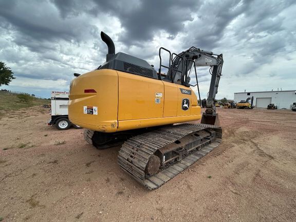 2021 John Deere 210G LC