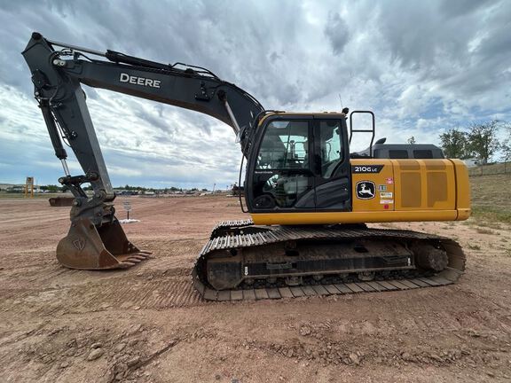 2021 John Deere 210G LC