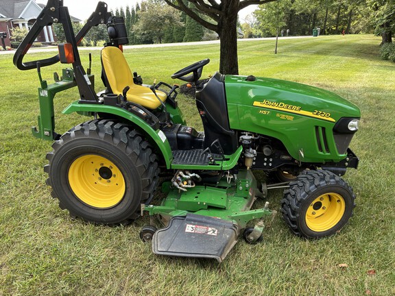 Photo of 2009 John Deere 2720 CUT