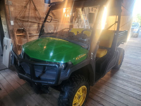 Photo of 2018 John Deere XUV 835M