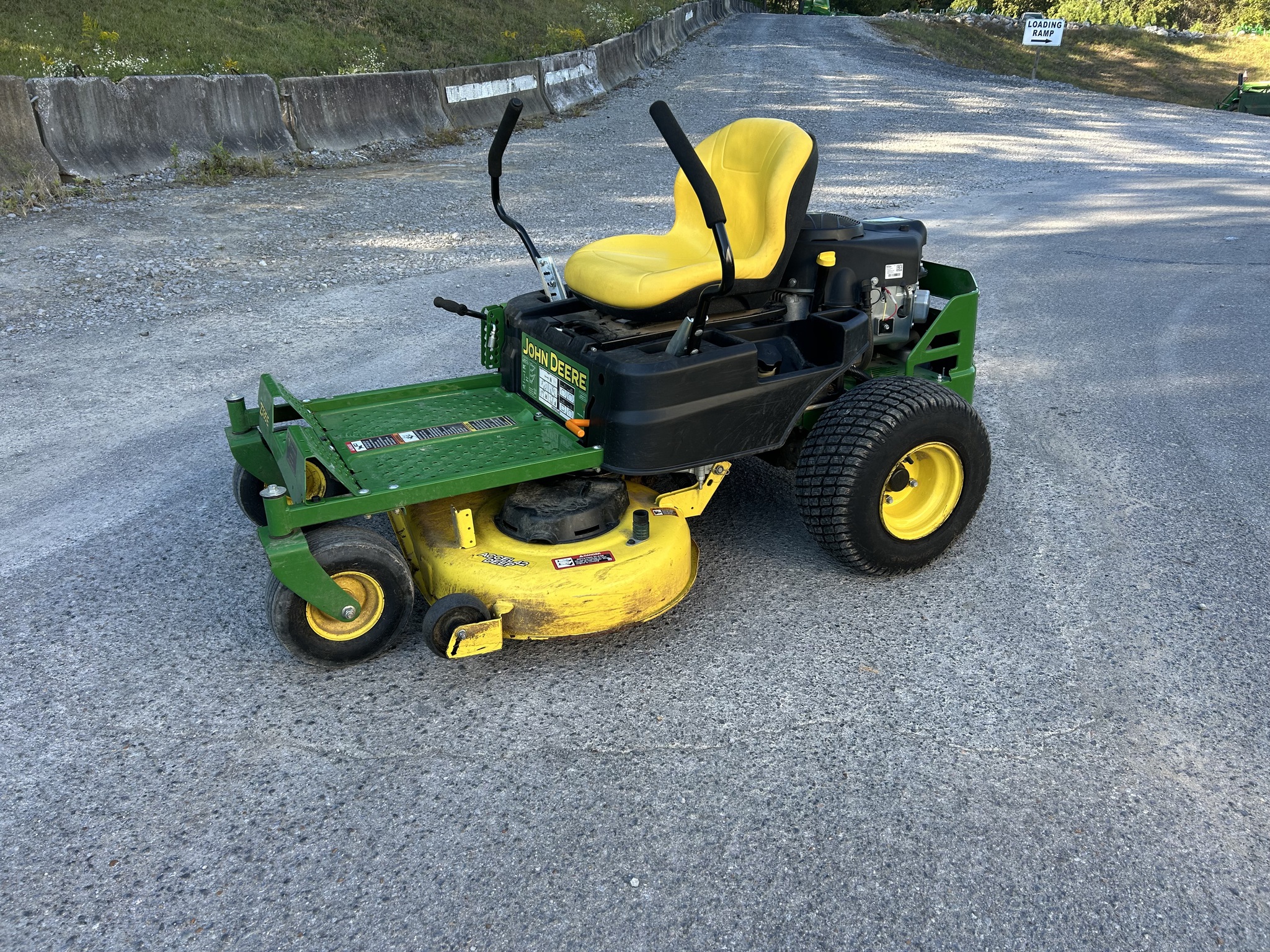 2022 John Deere Z335E