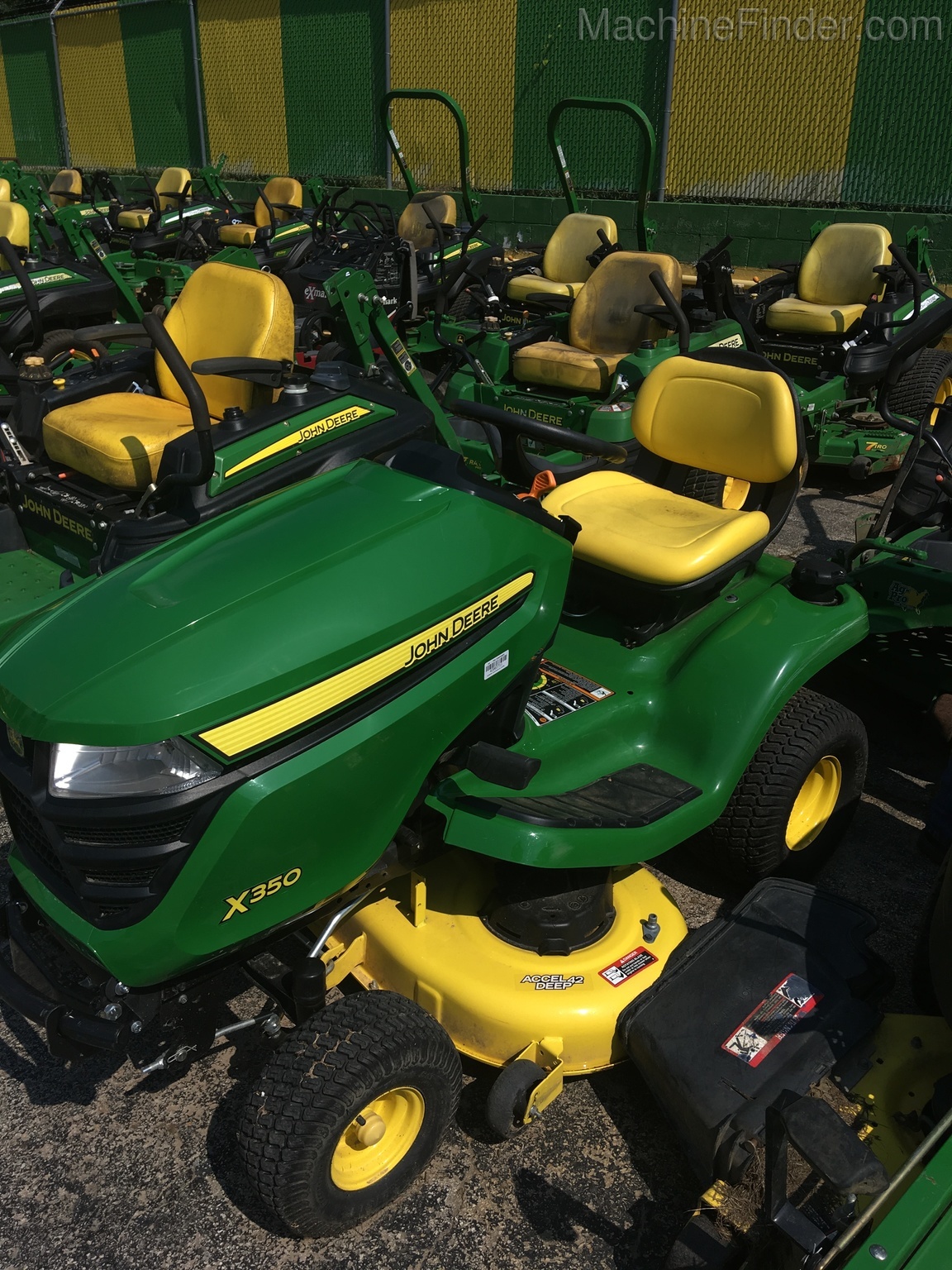 2016 John Deere X350 Image 4