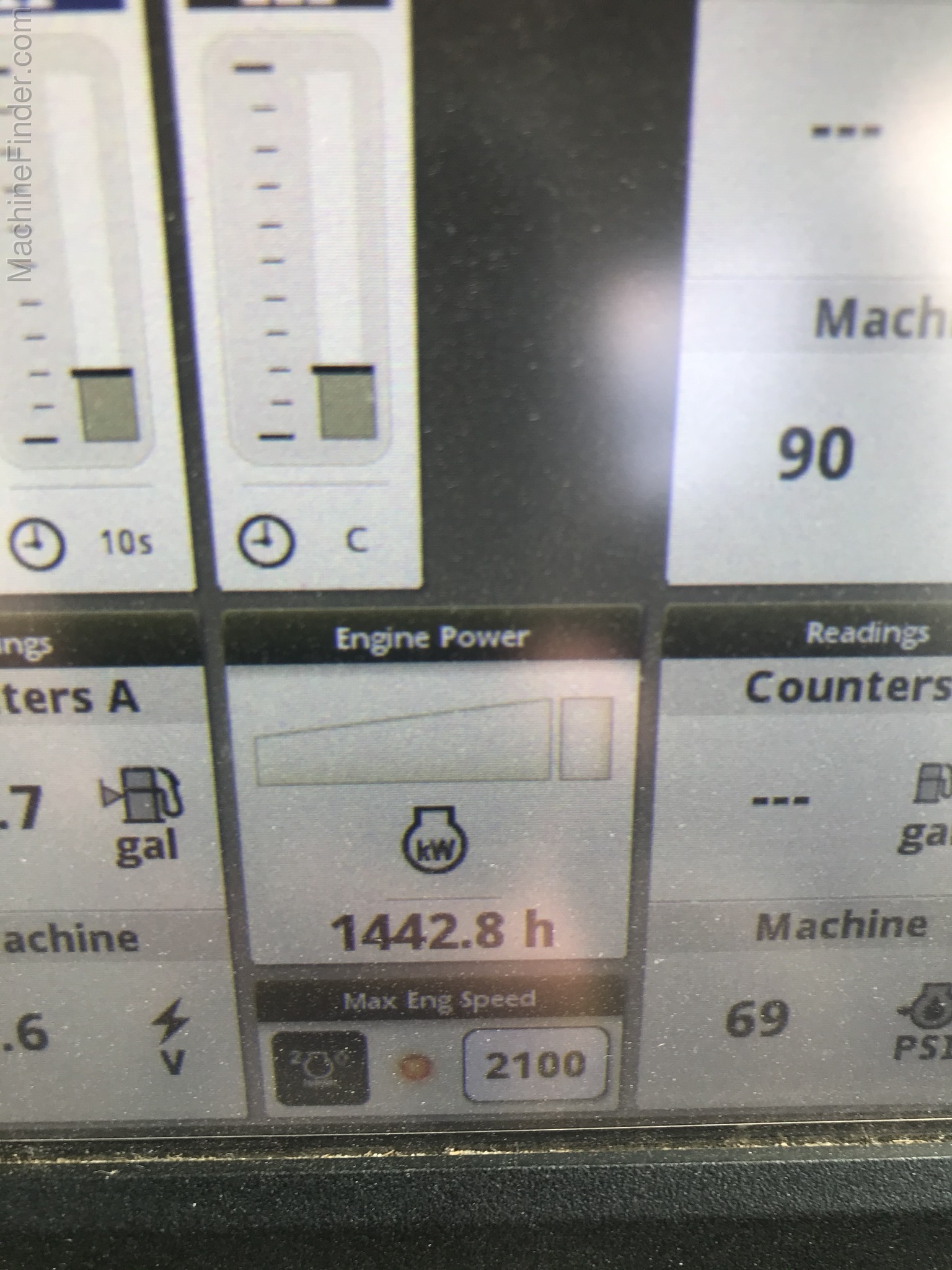 2017 John Deere 6145R Image 2