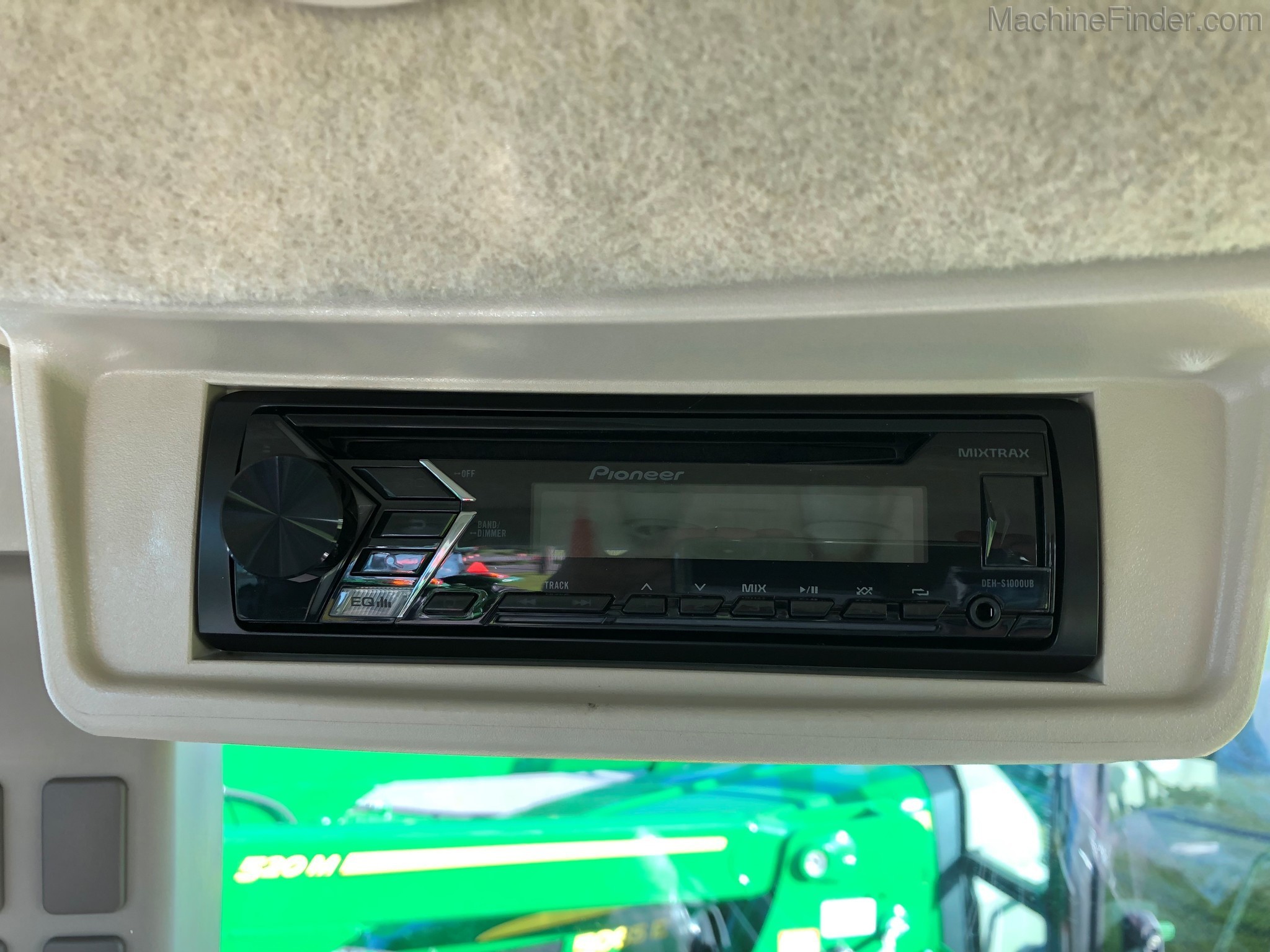 2020 John Deere 5055E Cab w/ Loader Image 9