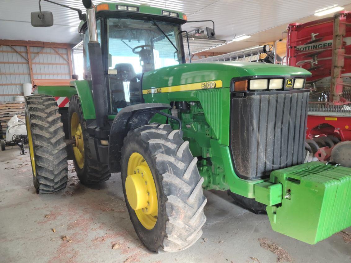 1997 John Deere 8100 Image 1
