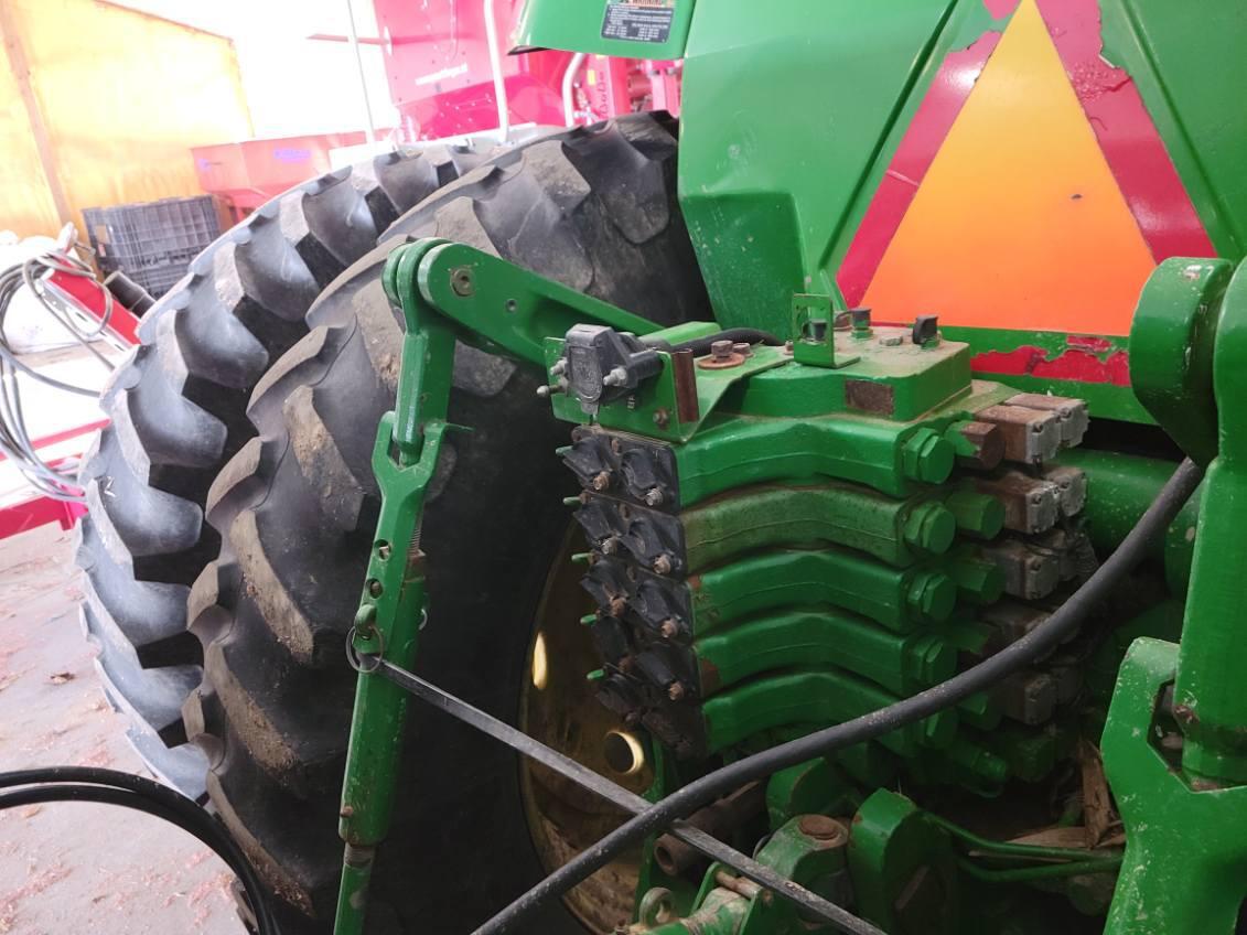 1997 John Deere 8100 Image 8