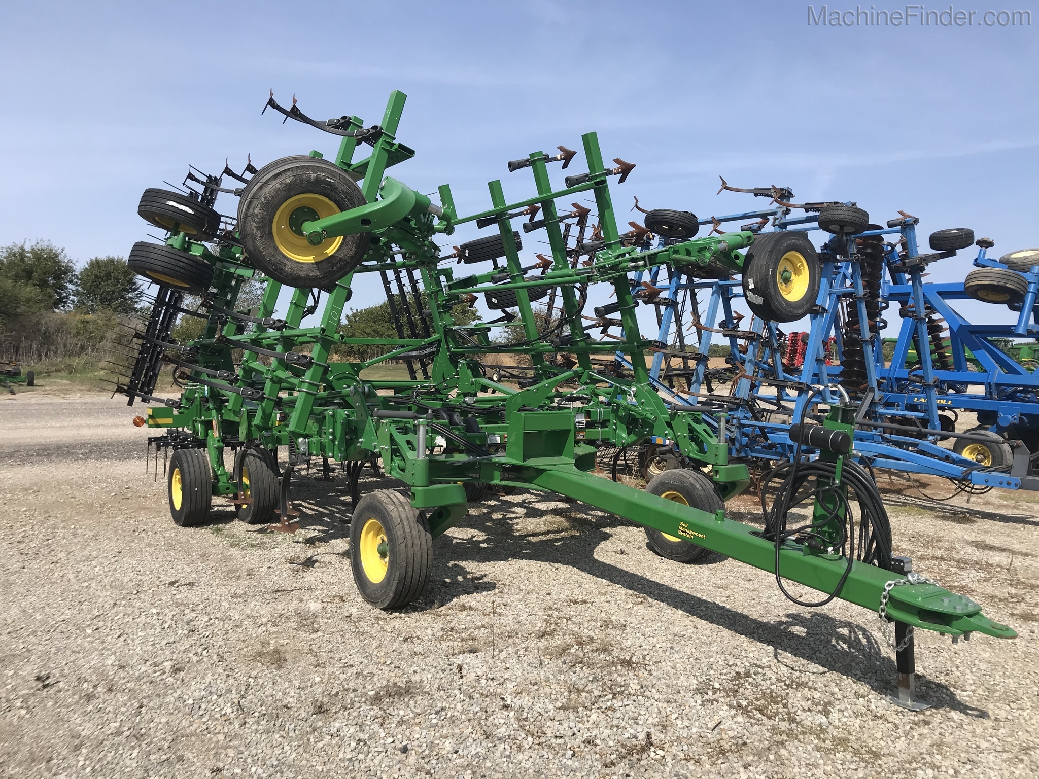 2018 John Deere 2230 Image 1