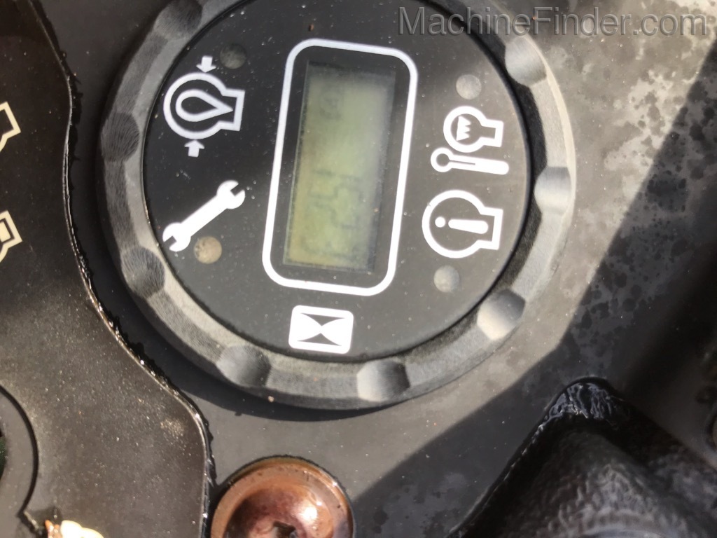 2015 John Deere Z920M Image 5