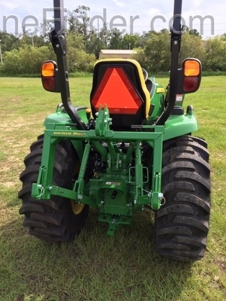 2020 John Deere 3039R WITH LOADER Image 8