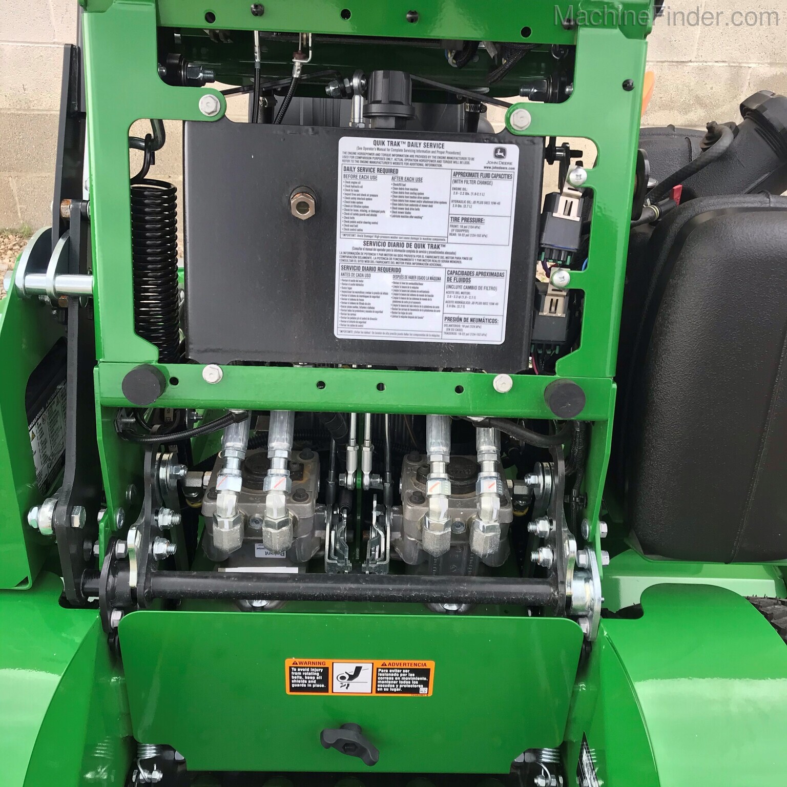 2020 John Deere 652M Image 9