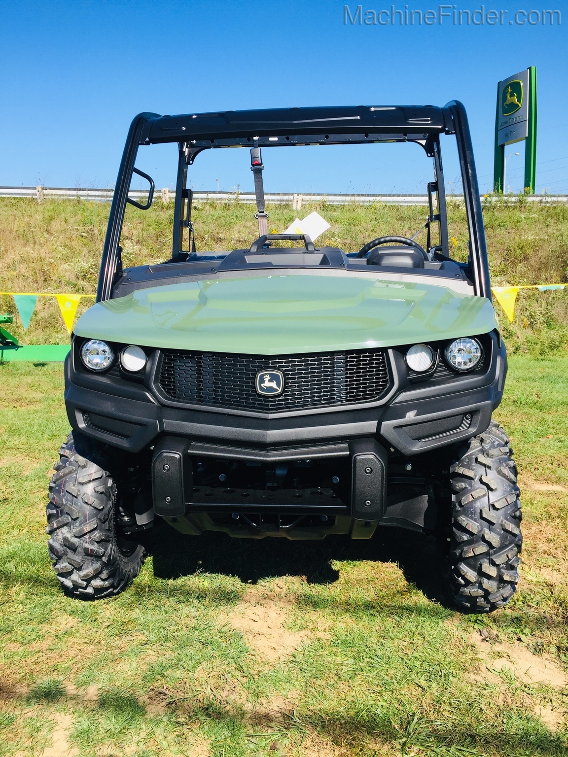 2020 John Deere XUV835M Image 1