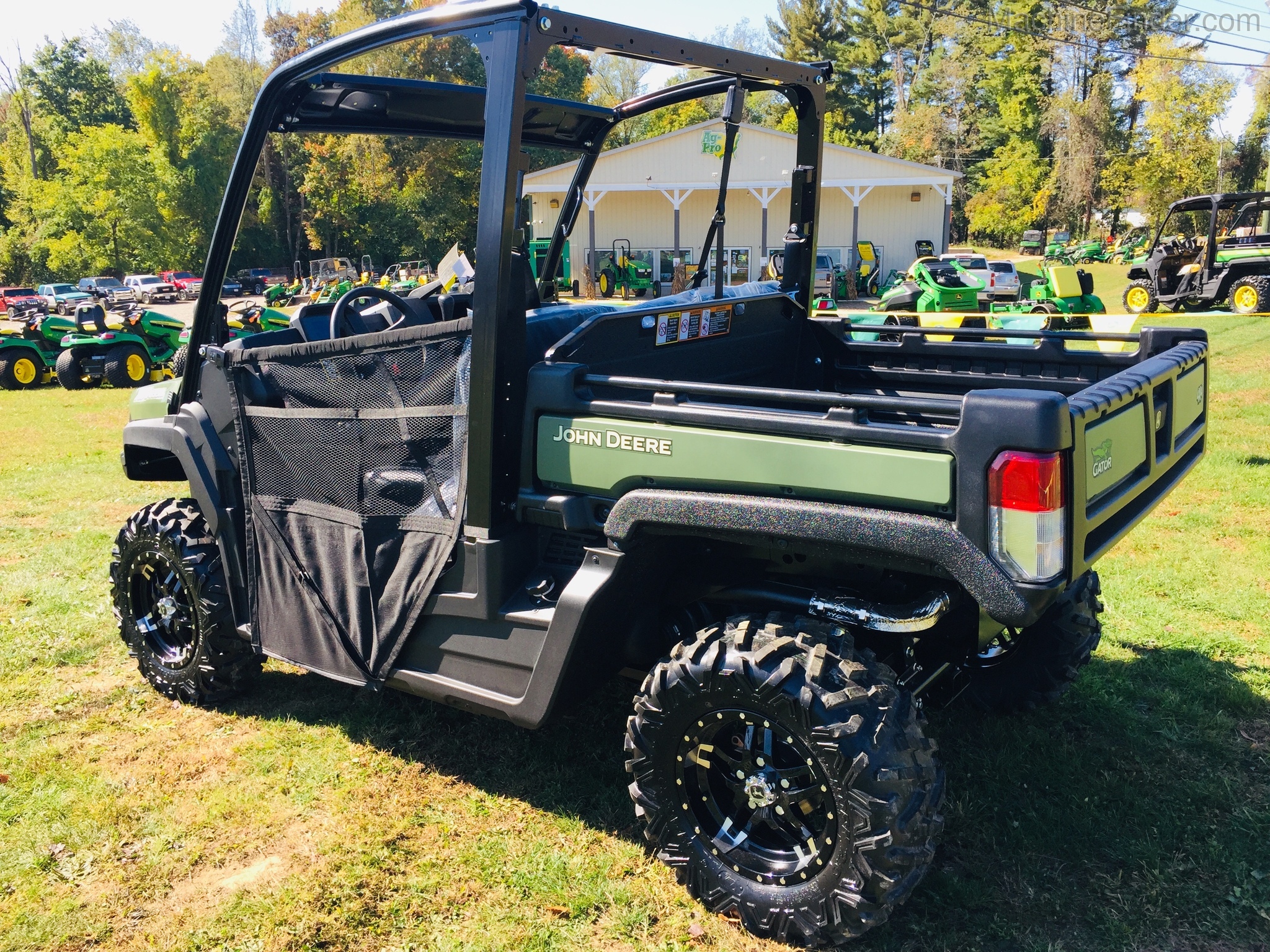 2020 John Deere XUV835M Image 3