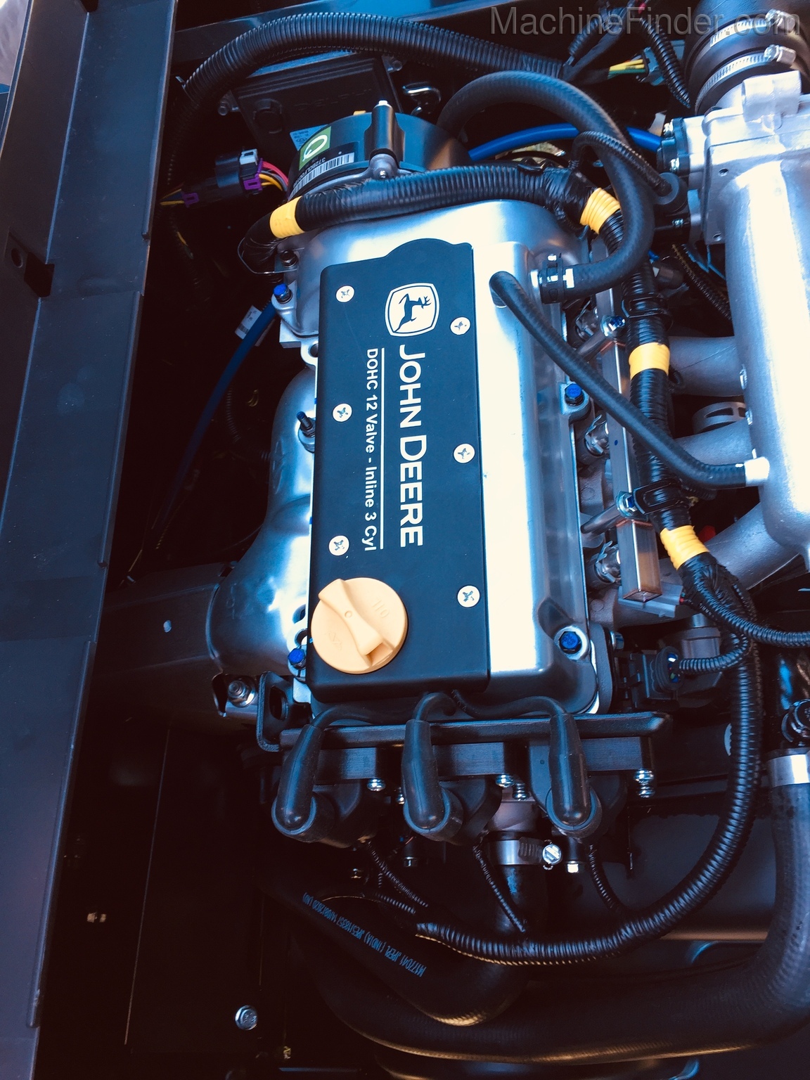 2020 John Deere XUV835M Image 12