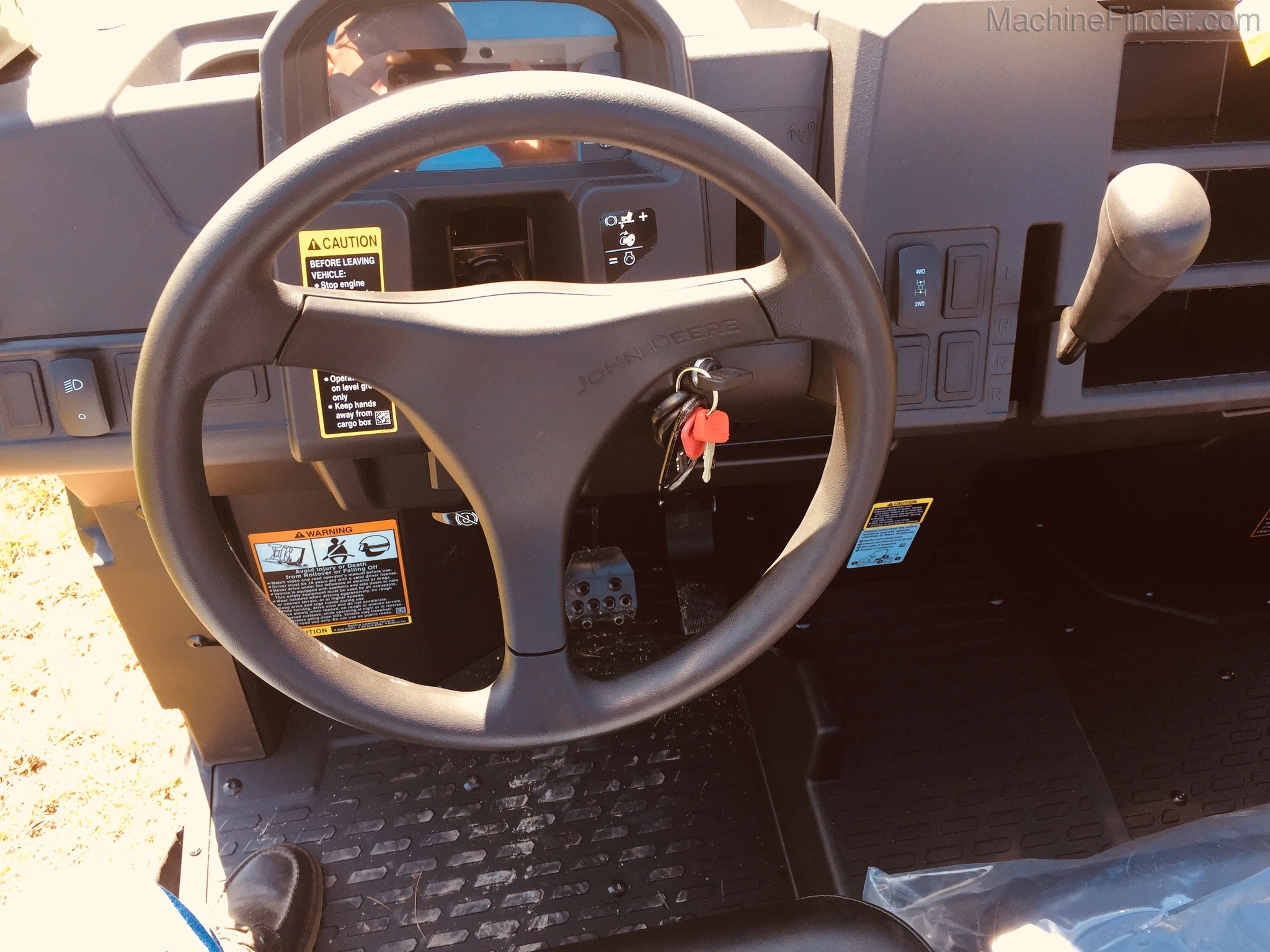 2020 John Deere XUV835M Image 13