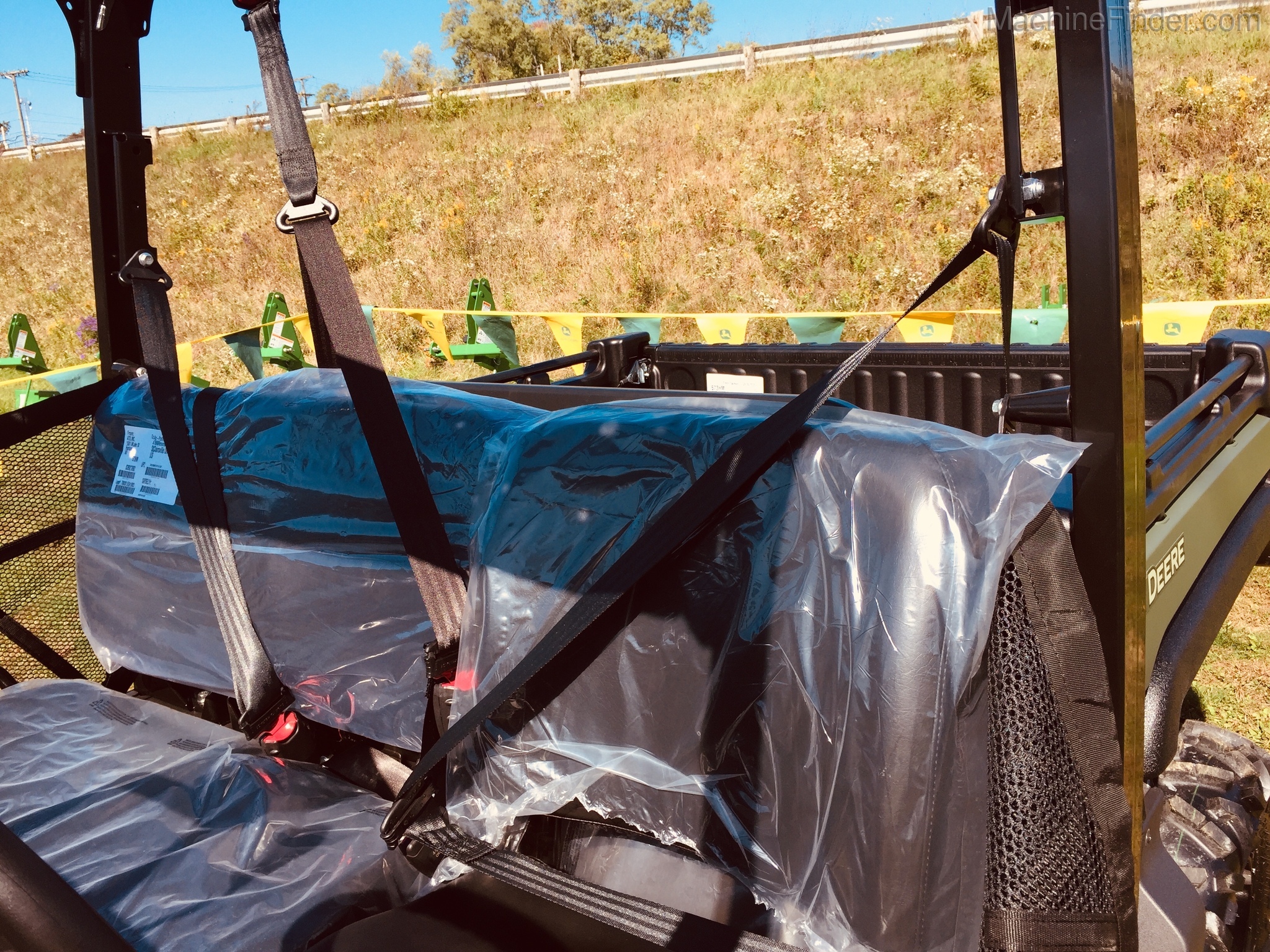 2020 John Deere XUV835M Image 14