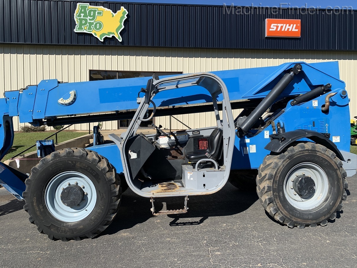 2013 Genie GTH1056 Image 2