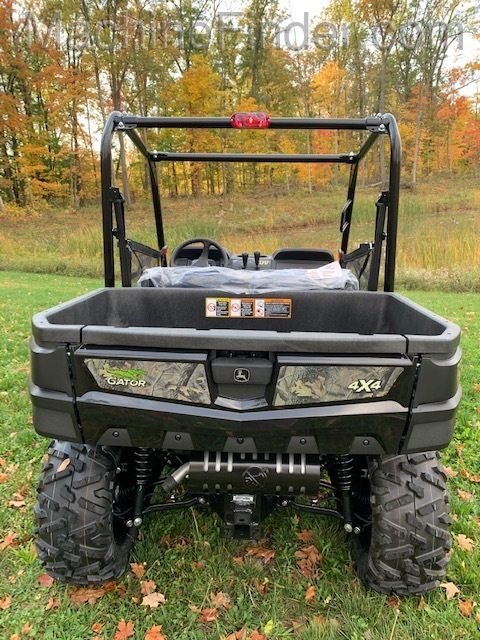 2020 John Deere XUV590E Image 4