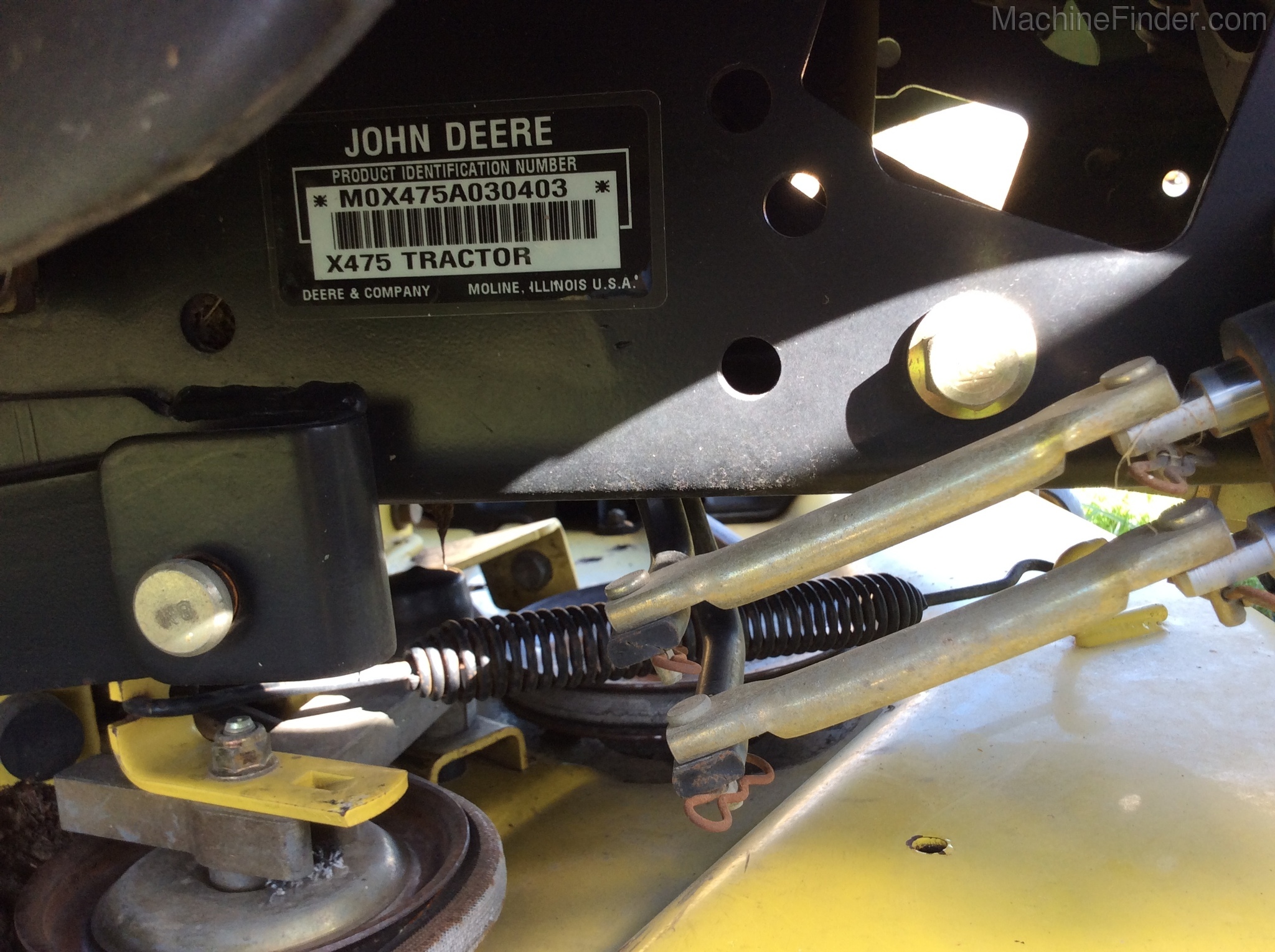 2003 John Deere X475 Image 10