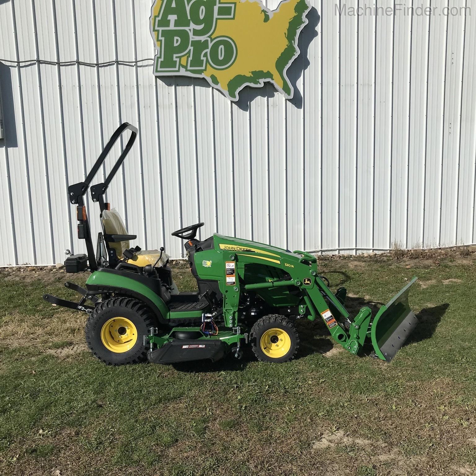 2020 John Deere 1025R Image 1