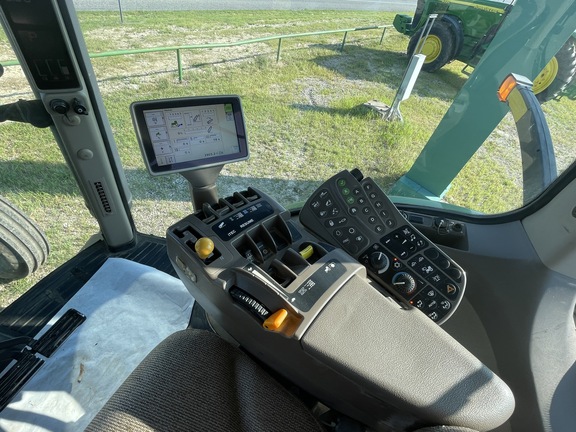 2010 John Deere 8225R Image 10
