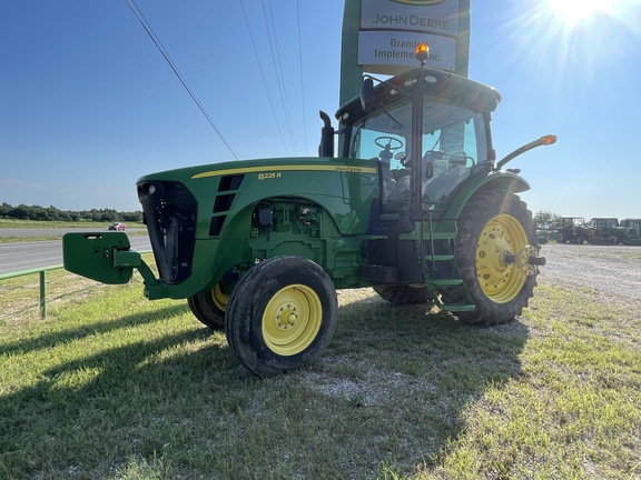 2010 John Deere 8225R Image 1