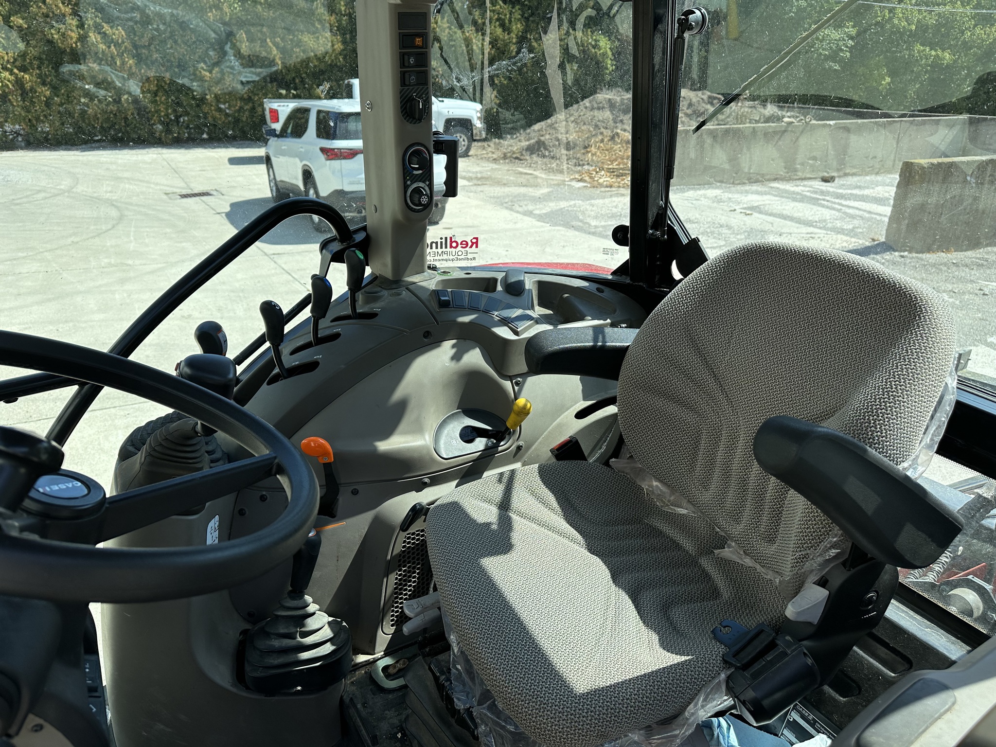 2017 Case IH Farmall 75C Image 25