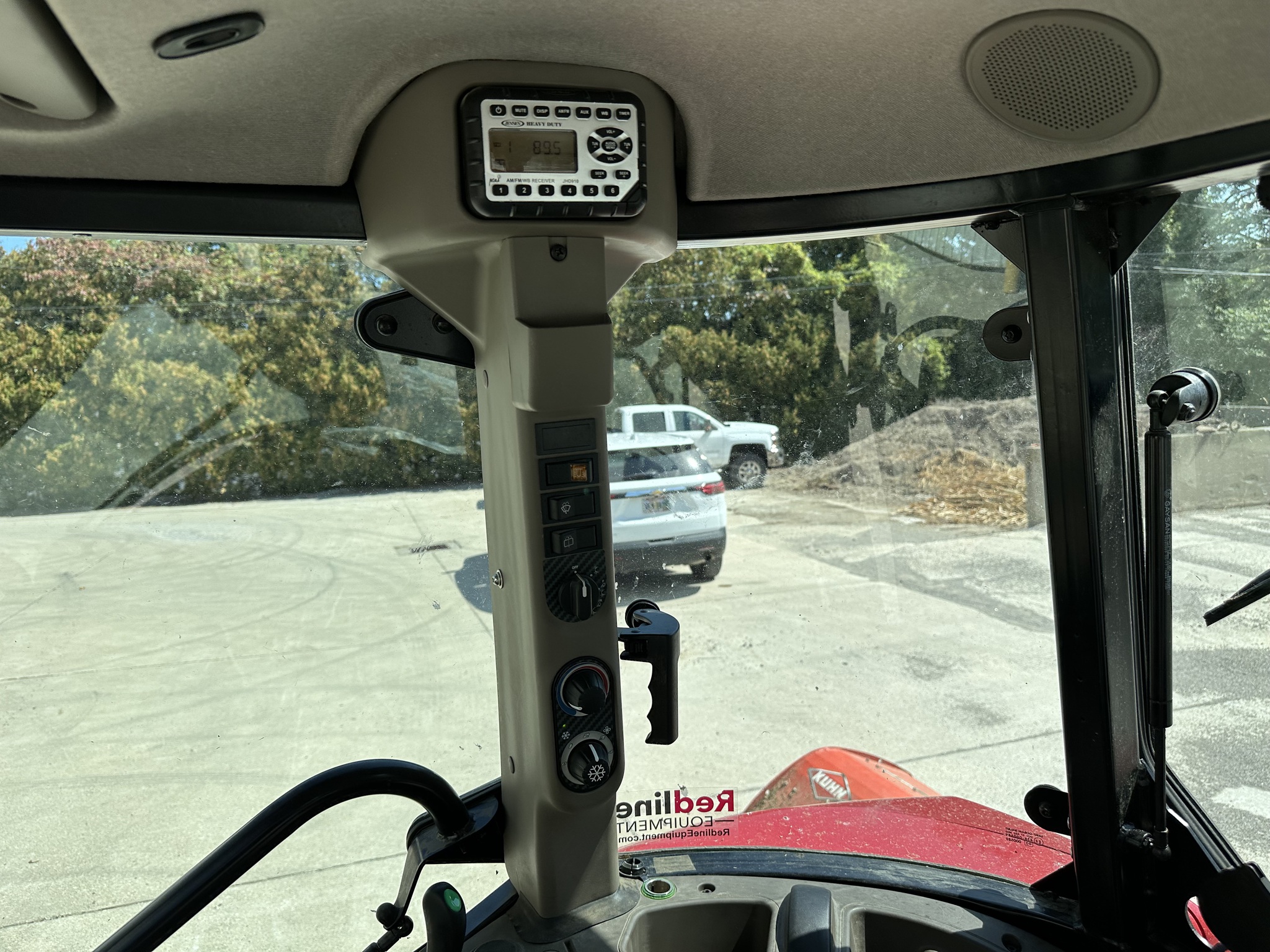 2017 Case IH Farmall 75C Image 22
