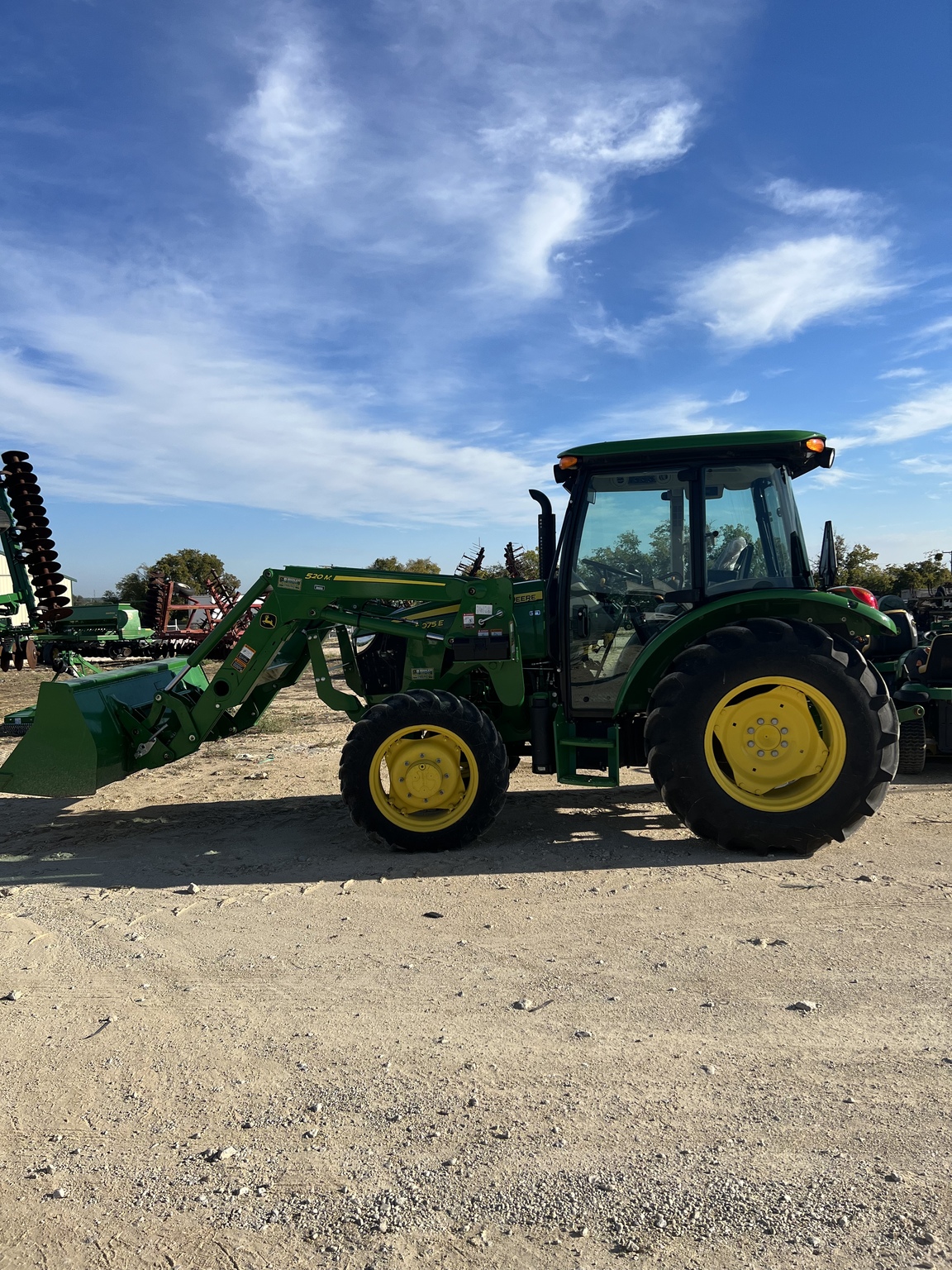 2019 John Deere 5075E Image 1