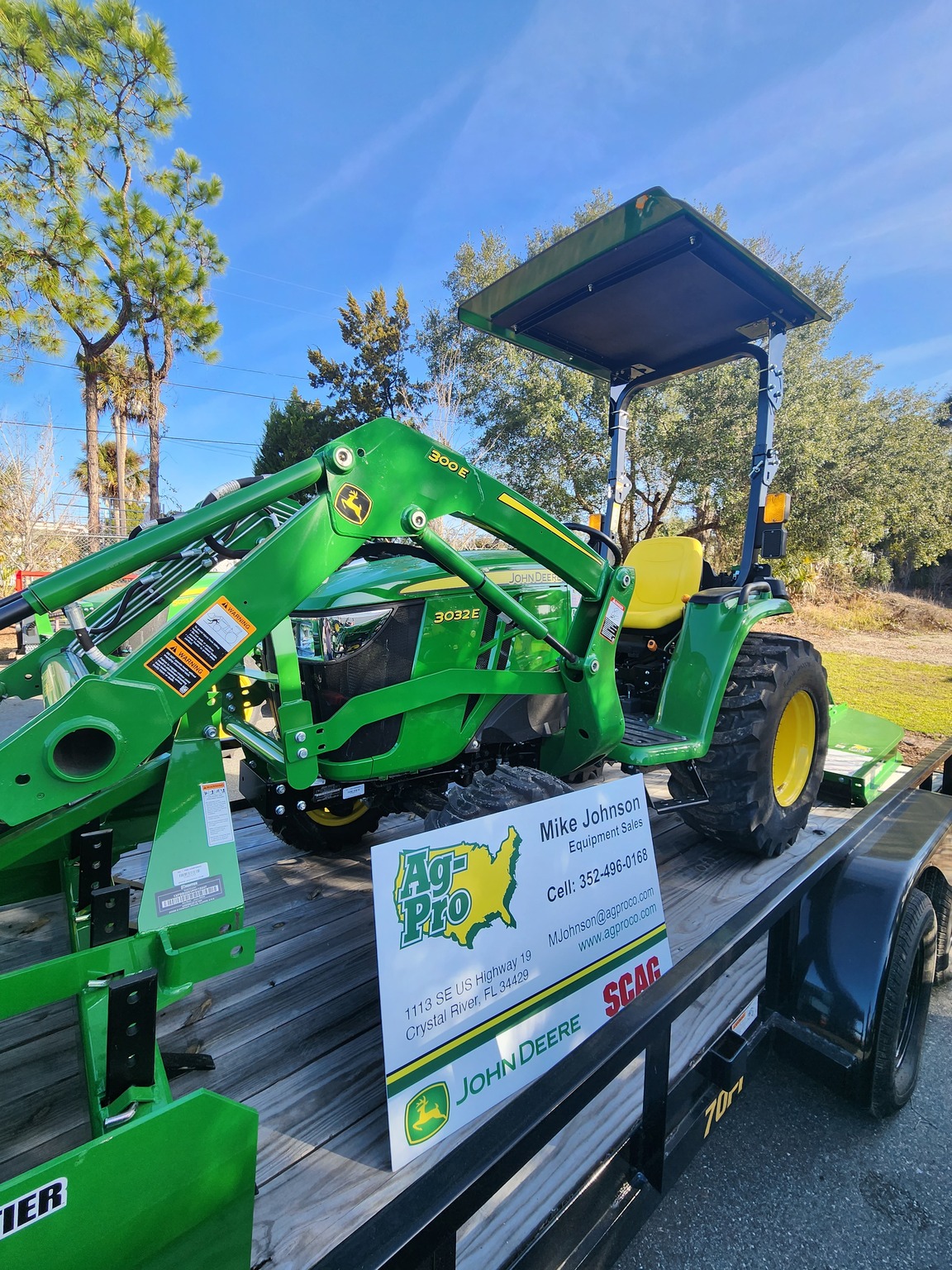 2023 John Deere 3032E Image 4