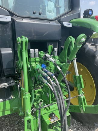 2019 John Deere 6120M Picture 7 2019 John Deere 6120M-7