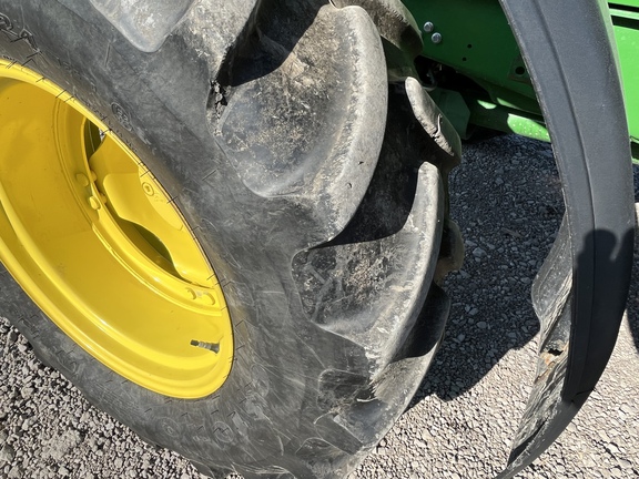2019 John Deere 6120M Picture 10 2019 John Deere 6120M-10