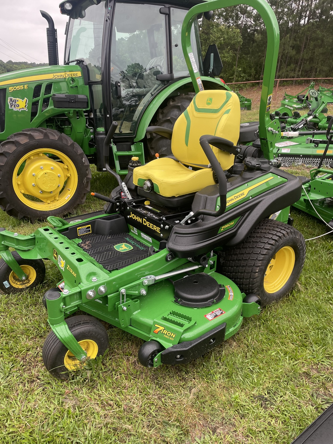 2023 John Deere Z960M Image 3