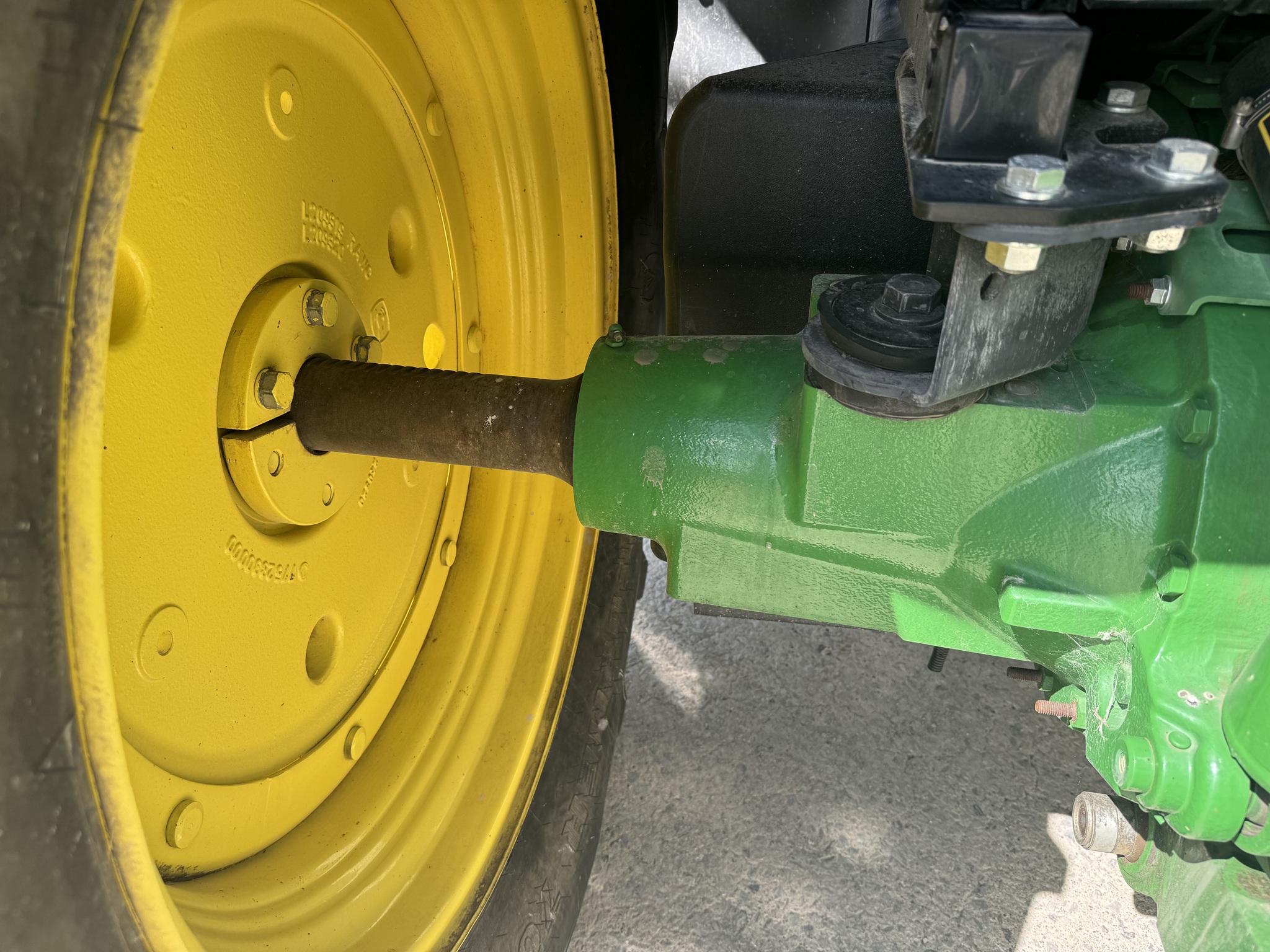 2020 John Deere 6120M Image 11