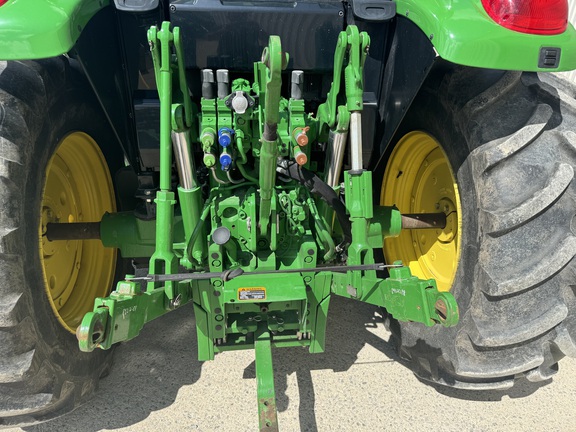 2020 John Deere 6120M Picture 12 2020 John Deere 6120M-12