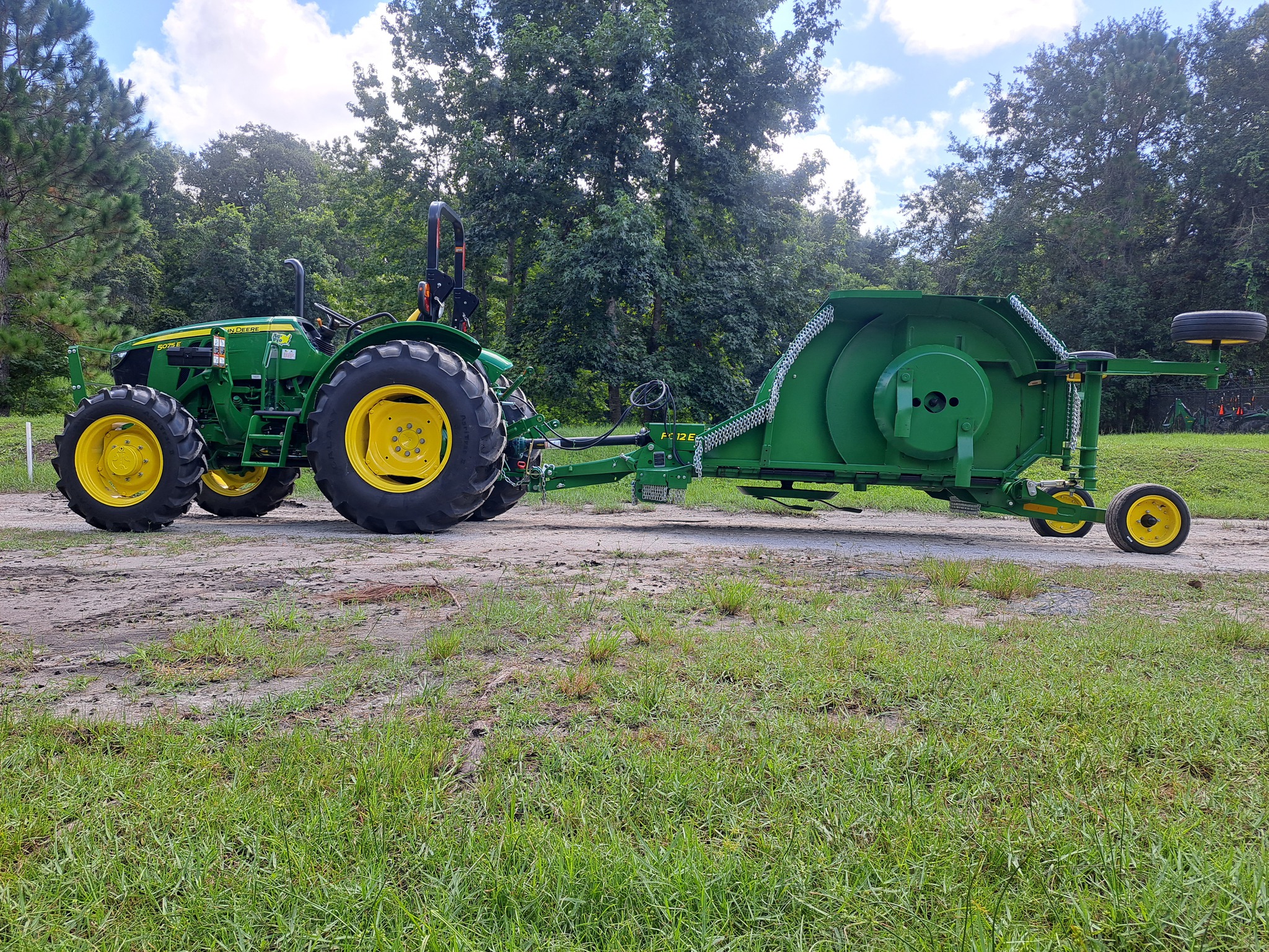 2023 John Deere 5075E Image 7