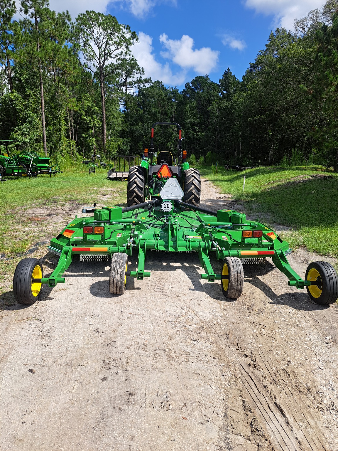 2023 John Deere 5075E Image 5