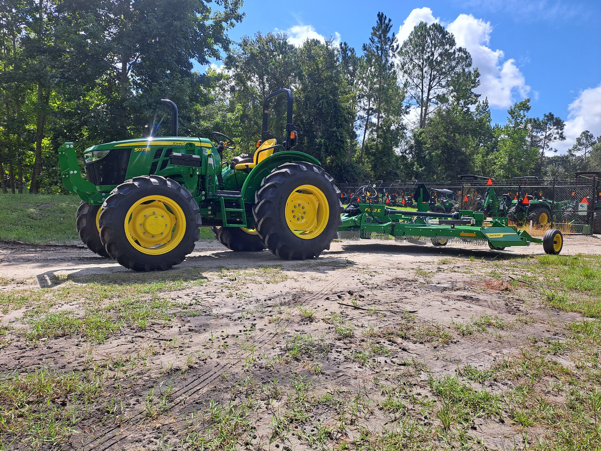2023 John Deere 5075E Image 6