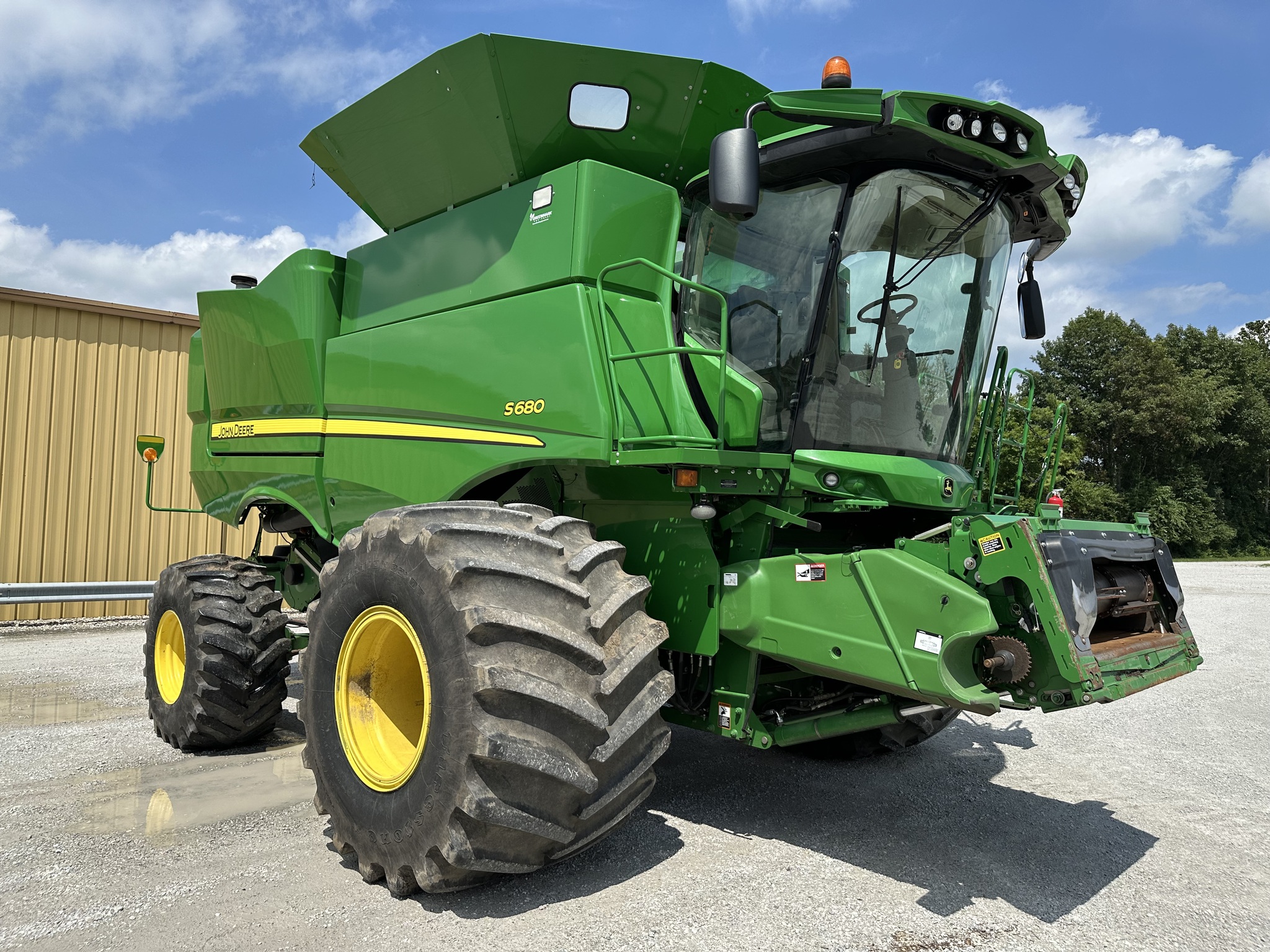2014 John Deere S680 Image 1
