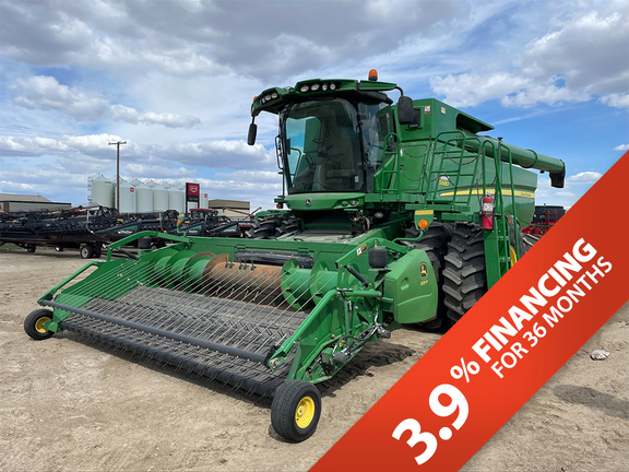 Photo of a 2013 John Deere S680