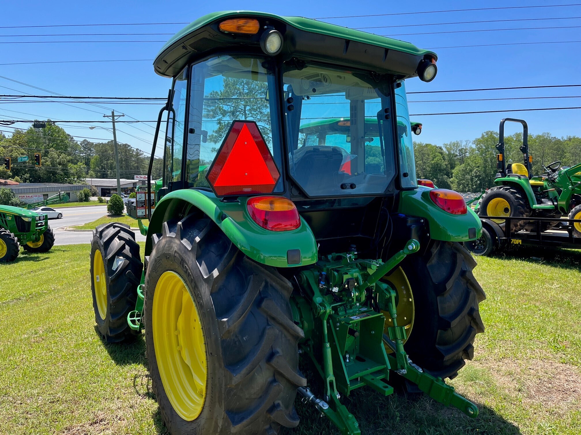 2025 John Deere 5067E Image 4
