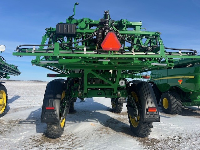 2022 John Deere 616R Image 4