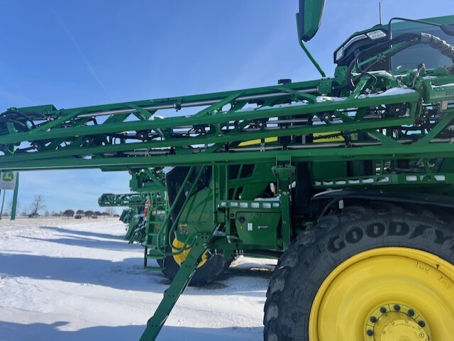 2022 John Deere 616R Image 6