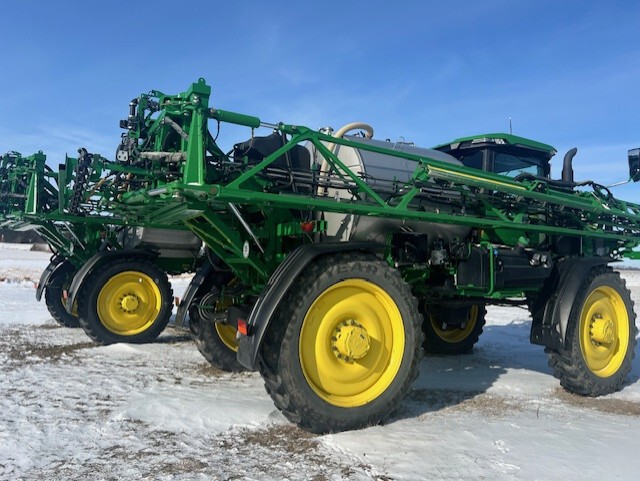 2022 John Deere 616R Image 11