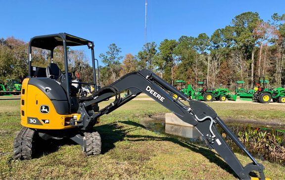 thumbnail image 2 of STM 12V Bluetooth Marine Radio AM/FM/WB/USB/Aux For John Deere Hitachi Excavators 2 of 3