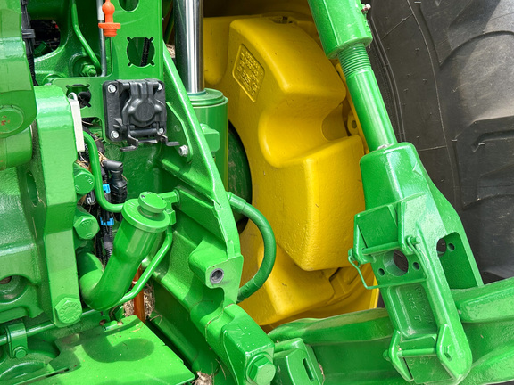 2023 John-Deere 8R 370